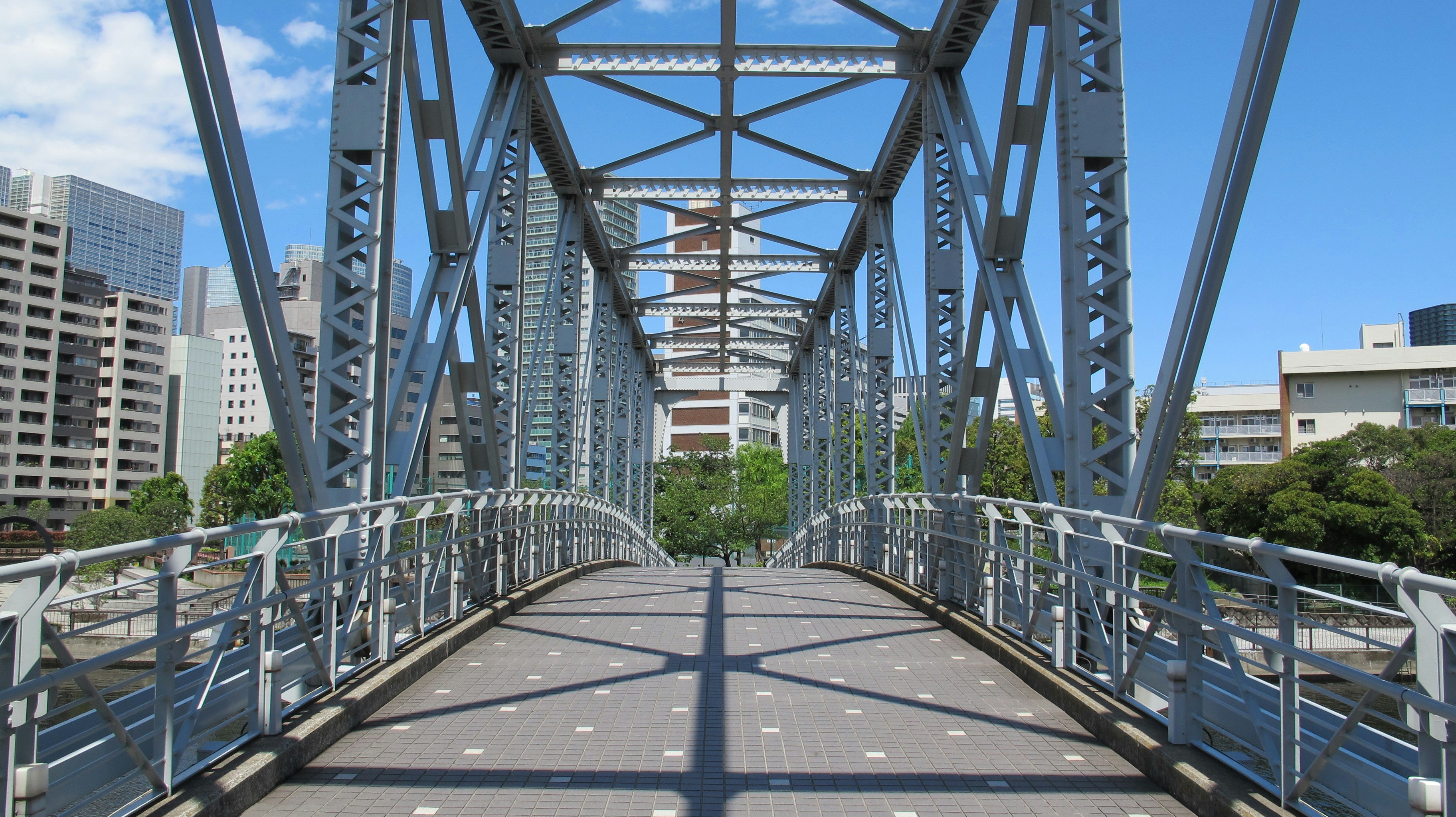 grey suspension bridge